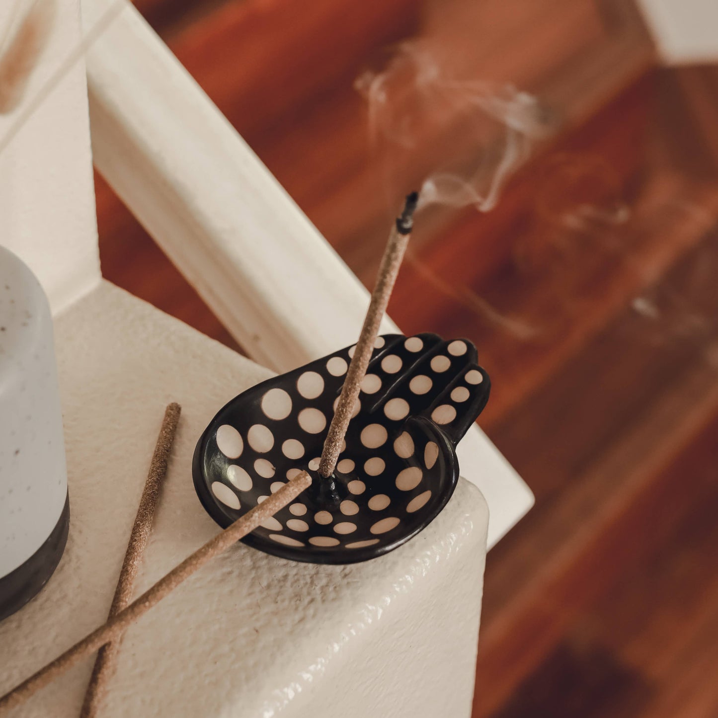 Chulucanas Ceramic Incense Holder Modelo Mano
