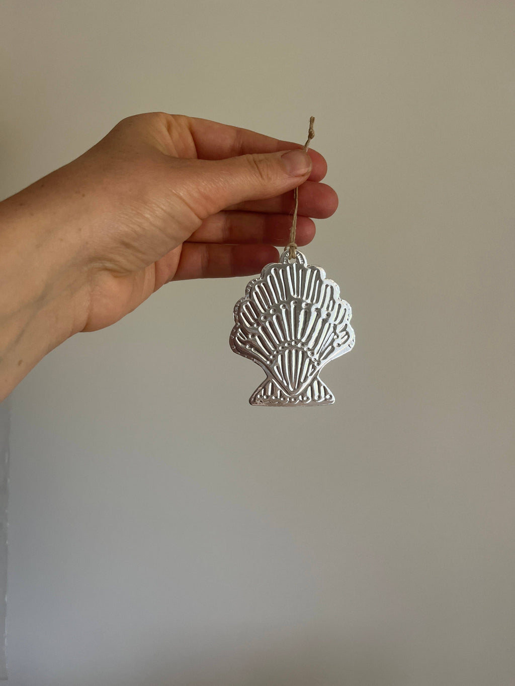 Shell - Faux-tin Ornament - Silver
