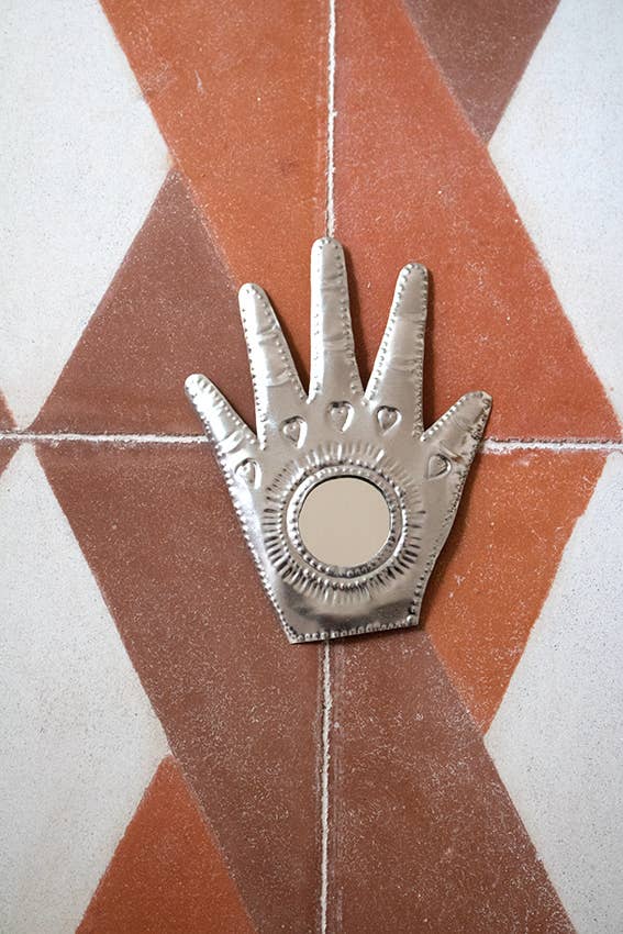 Ornement en étain Milagro mexicain à main