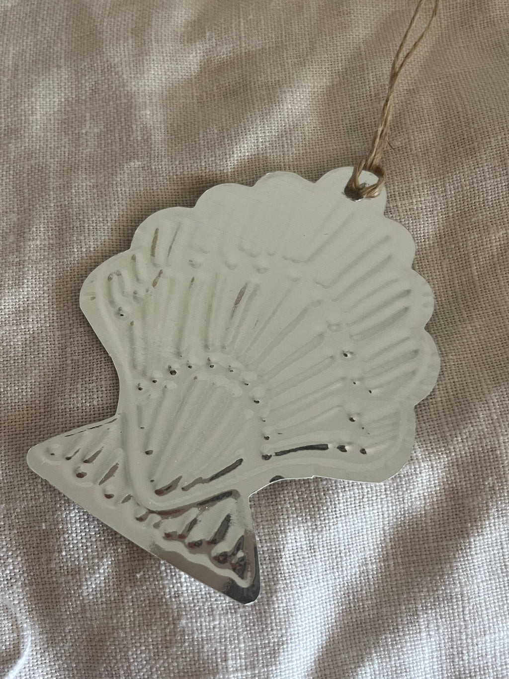 Shell - Faux-tin Ornament - Silver