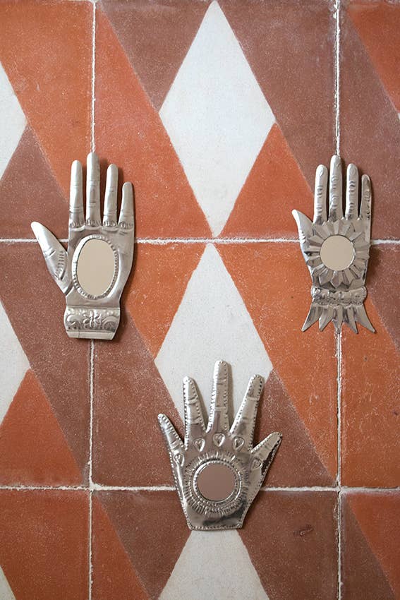 Ornement en étain Milagro mexicain à main