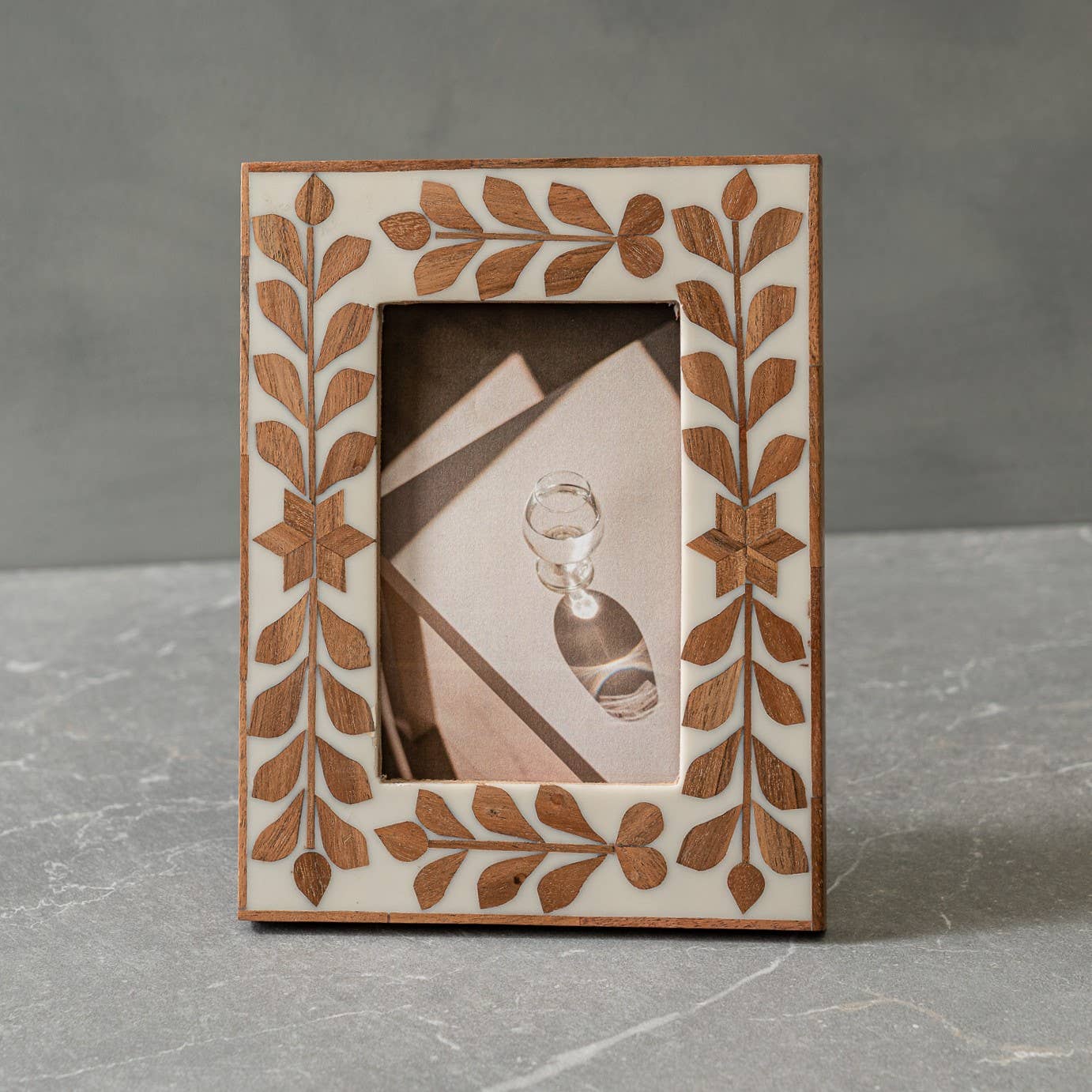 SM White Bone & Inlay Wood Floral Photo Frame